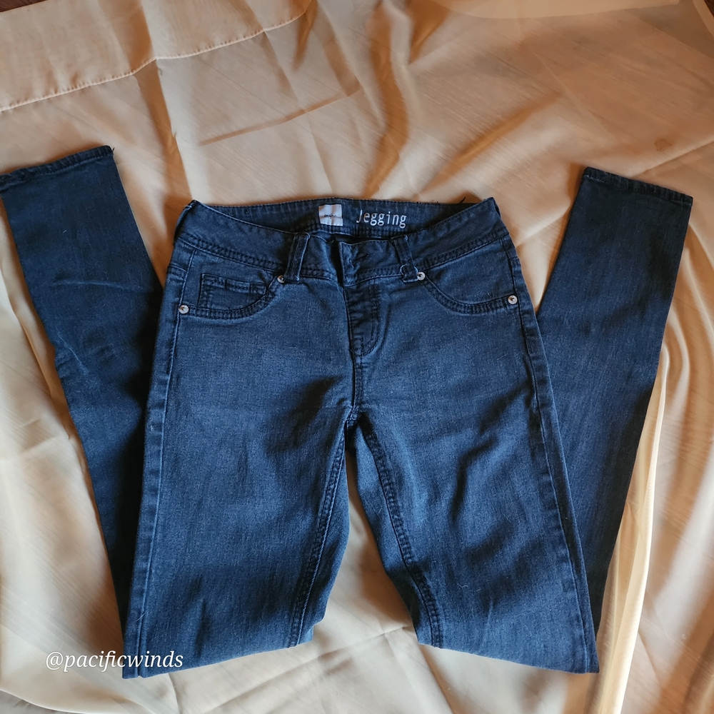 EUC! DARK Blue Women's Jean Jeggings Size 2 Mossimo